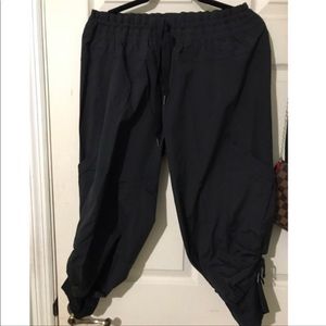 Lululemon capris size 12